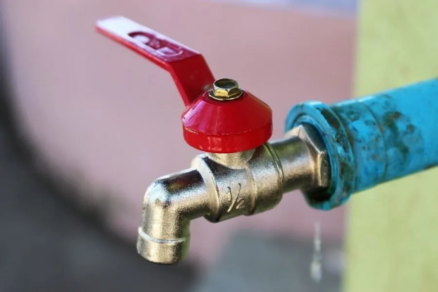 Faucet-Plumbing-Water-Pipe